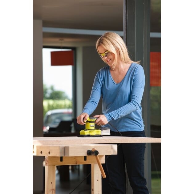 Ryobi Шліфмашина вібраційна RSS280-S, 280Вт 1/3 '', 7000-12000 дв / хв, сумка для зберігання, 1.7кг, фото , зображення 6 | SNABZHENIE.com.ua Ryobi Шліфмашина вібраційна RSS280-S, 280Вт 1/3 '', 7000-12000 дв / хв, сумка для зберігання, 1.7кг, фото , зображення 6 | SNABZHENIE.com.ua