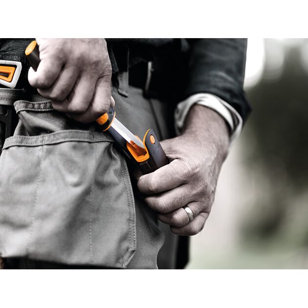 Fiskars Ніж універсальний з точилом  Hardware, фото , зображення 3 | SNABZHENIE.com.ua Fiskars Ніж універсальний з точилом  Hardware, фото , зображення 3 | SNABZHENIE.com.ua