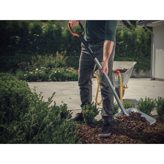 Fiskars Лопата совкова  Xact, фото , зображення 3 | SNABZHENIE.com.ua Fiskars Лопата совкова  Xact, фото , зображення 3 | SNABZHENIE.com.ua