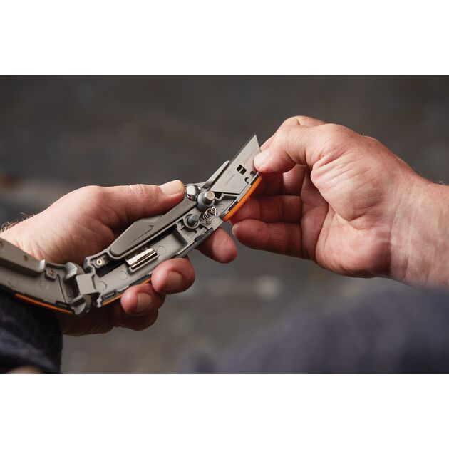 Fiskars Ніж з фіксованим лезом CarbonMax, фото , зображення 10 | SNABZHENIE.com.ua Fiskars Ніж з фіксованим лезом CarbonMax, фото , зображення 10 | SNABZHENIE.com.ua