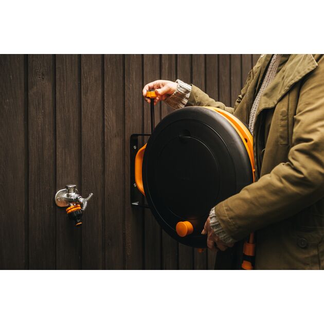 Fiskars Тримач для розпилювача Watering, фото , зображення 3 | SNABZHENIE.com.ua Fiskars Тримач для розпилювача Watering, фото , зображення 3 | SNABZHENIE.com.ua