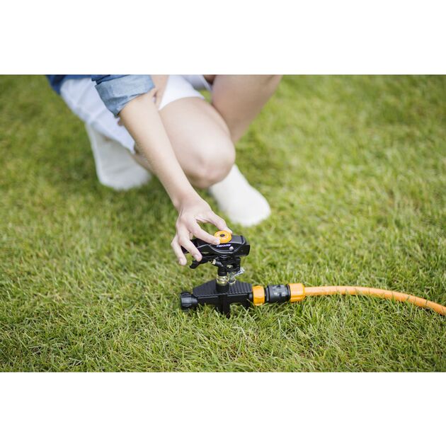 Fiskars Дощувач імпульсний з колесами Watering, 23,5 см, 940г, фото , зображення 4 | SNABZHENIE.com.ua Fiskars Дощувач імпульсний з колесами Watering, 23,5 см, 940г, фото , зображення 4 | SNABZHENIE.com.ua