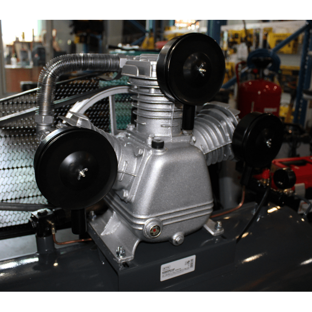 GTM Компресор рес-220л 1100/900л/хв 7,5кВт 10бар 380В 3 циліндри V-под., фото , изображение 3 | SNABZHENIE.com.ua GTM Компресор рес-220л 1100/900л/хв 7,5кВт 10бар 380В 3 циліндри V-под., фото , изображение 3 | SNABZHENIE.com.ua
