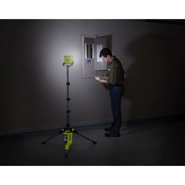 Ryobi Прожектор акумуляторний на штативі ONE+ R18TL-0 18В 2700/1000/500лм 0.6-1.7м 3.2кг (без АКБ та ЗП), фото , зображення 4 | SNABZHENIE.com.ua Ryobi Прожектор акумуляторний на штативі ONE+ R18TL-0 18В 2700/1000/500лм 0.6-1.7м 3.2кг (без АКБ та ЗП), фото , зображення 4 | SNABZHENIE.com.ua