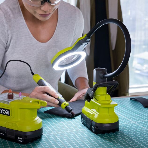 Ryobi Ліхтар RML18-0, 18В ONE+, 500лм, 2 режими,гнучка штанга, збільшувальналінза 86мм (без АКБ та ЗП), фото , изображение 6 | SNABZHENIE.com.ua Ryobi Ліхтар RML18-0, 18В ONE+, 500лм, 2 режими,гнучка штанга, збільшувальналінза 86мм (без АКБ та ЗП), фото , изображение 6 | SNABZHENIE.com.ua