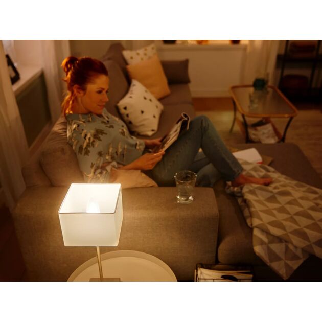Philips Hue Лампа розумна E14, 5.2W(40Вт), 2200K-6500K, Tunable white, ZigBee, Bluetooth, димування, фото , зображення 7 | SNABZHENIE.com.ua