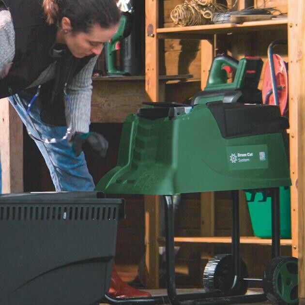 Bosch Подрібнювач садовий AXT22D 2200Вт 40 об/хв 38мм 53 л. 31.3кг ріжуча система Turbine-Cut низькошумний, фото , зображення 6 | SNABZHENIE.com.ua Bosch Подрібнювач садовий AXT22D 2200Вт 40 об/хв 38мм 53 л. 31.3кг ріжуча система Turbine-Cut низькошумний, фото , зображення 6 | SNABZHENIE.com.ua