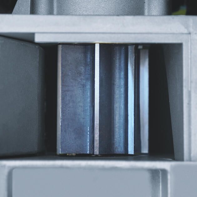 Bosch Подрібнювач садовий AXT22D 2200Вт 40 об/хв 38мм 53 л. 31.3кг ріжуча система Turbine-Cut низькошумний, фото , зображення 10 | SNABZHENIE.com.ua Bosch Подрібнювач садовий AXT22D 2200Вт 40 об/хв 38мм 53 л. 31.3кг ріжуча система Turbine-Cut низькошумний, фото , зображення 10 | SNABZHENIE.com.ua