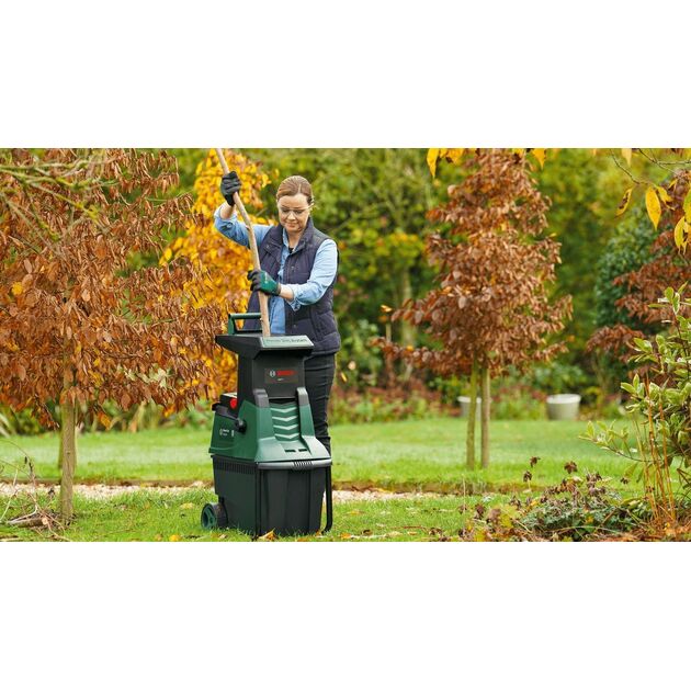 Bosch Подрібнювач садовий AXT22D 2200Вт 40 об/хв 38мм 53 л. 31.3кг ріжуча система Turbine-Cut низькошумний, фото , зображення 3 | SNABZHENIE.com.ua Bosch Подрібнювач садовий AXT22D 2200Вт 40 об/хв 38мм 53 л. 31.3кг ріжуча система Turbine-Cut низькошумний, фото , зображення 3 | SNABZHENIE.com.ua