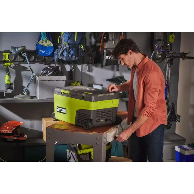 Ryobi Холодильник мобільний акумуляторний RY18CB23A-0, 18В ONE+, робота від 220 або 12В, температура +20…-20, об'єм 23л, фото , изображение 6 | SNABZHENIE.com.ua Ryobi Холодильник мобільний акумуляторний RY18CB23A-0, 18В ONE+, робота від 220 або 12В, температура +20…-20, об'єм 23л, фото , изображение 6 | SNABZHENIE.com.ua