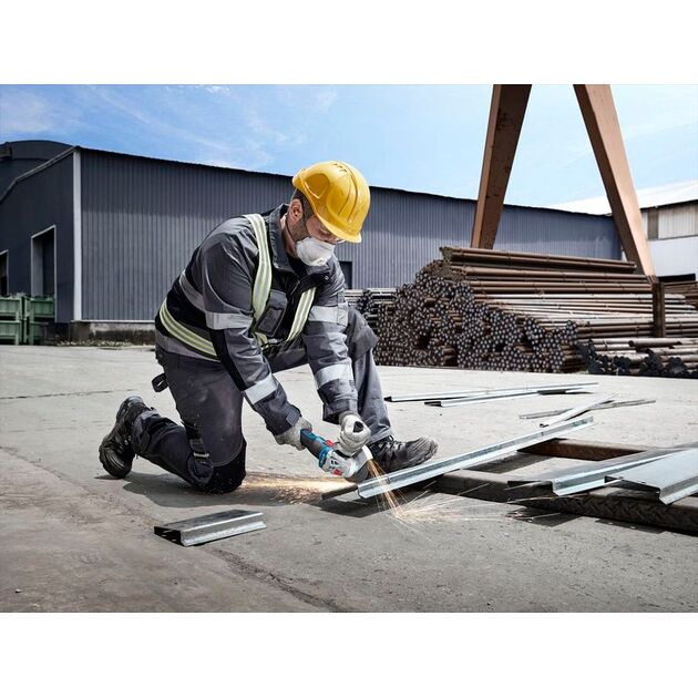 Шліфмашина кутова акумуляторна Bosch GWS 18V-8 125мм 18В 1x4А·год 0-11000об·хв 1.6кг кейс ЗП  GAL 18V-40Шліфмашина кутова акумуляторна GWS 18V-8 125мм 18В 1x4А·год 0-11000об·хв 1.6кг кейс ЗП GAL 18V-40, фото , зображення 7 | SNABZHENIE.com.ua Шліфмашина кутова акумуляторна Bosch GWS 18V-8 125мм 18В 1x4А·год 0-11000об·хв 1.6кг кейс ЗП  GAL 18V-40Шліфмашина кутова акумуляторна GWS 18V-8 125мм 18В 1x4А·год 0-11000об·хв 1.6кг кейс ЗП GAL 18V-40, фото , зображення 7 | SNABZHENIE.com.ua