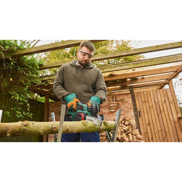 Пила ланцюгова акумуляторна Bosch UniversalChain 18 18В шина 20см 3кг без АКБ і ЗППила ланцюгова акумуляторна UniversalChain 18 18В шина 20см 3кг без АКБ і ЗП, фото , зображення 5 | SNABZHENIE.com.ua Пила ланцюгова акумуляторна Bosch UniversalChain 18 18В шина 20см 3кг без АКБ і ЗППила ланцюгова акумуляторна UniversalChain 18 18В шина 20см 3кг без АКБ і ЗП, фото , зображення 5 | SNABZHENIE.com.ua