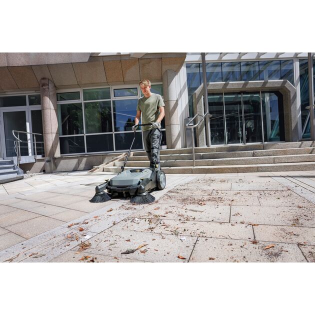 Підмітальна машина професійна Karcher KM 70/20 C 2SB ручна захват 98см контейнер 45л 22кг, фото , изображение 3 | SNABZHENIE.com.ua Підмітальна машина професійна Karcher KM 70/20 C 2SB ручна захват 98см контейнер 45л 22кг, фото , изображение 3 | SNABZHENIE.com.ua