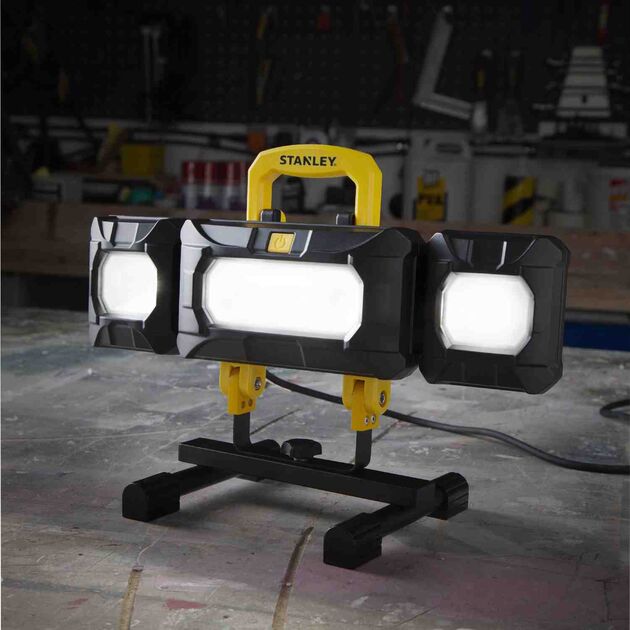 Прожектор светодиодный STANLEY SXLS37180E, фото , изображение 7 | SNABZHENIE.com.ua Прожектор светодиодный STANLEY SXLS37180E, фото , изображение 7 | SNABZHENIE.com.ua