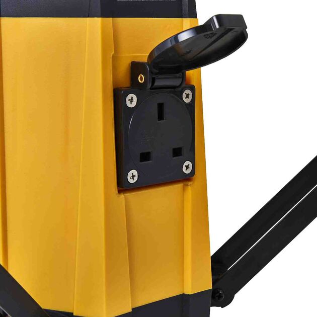 Прожектор светодиодный STANLEY SXLS37673E, фото , изображение 6 | SNABZHENIE.com.ua Прожектор светодиодный STANLEY SXLS37673E, фото , изображение 6 | SNABZHENIE.com.ua