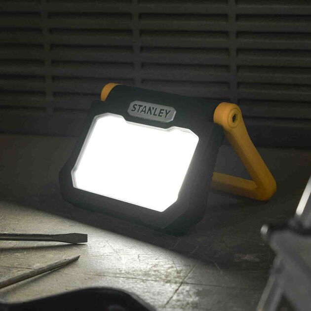 Прожектор светодиодный STANLEY SXLS50118E, фото , изображение 9 | SNABZHENIE.com.ua Прожектор светодиодный STANLEY SXLS50118E, фото , изображение 9 | SNABZHENIE.com.ua