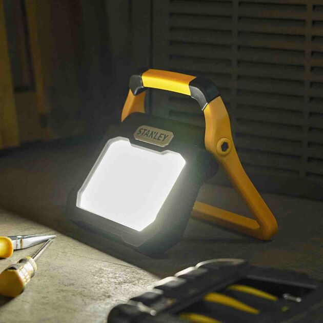 Прожектор светодиодный STANLEY SXLS50119E, фото , изображение 8 | SNABZHENIE.com.ua Прожектор светодиодный STANLEY SXLS50119E, фото , изображение 8 | SNABZHENIE.com.ua