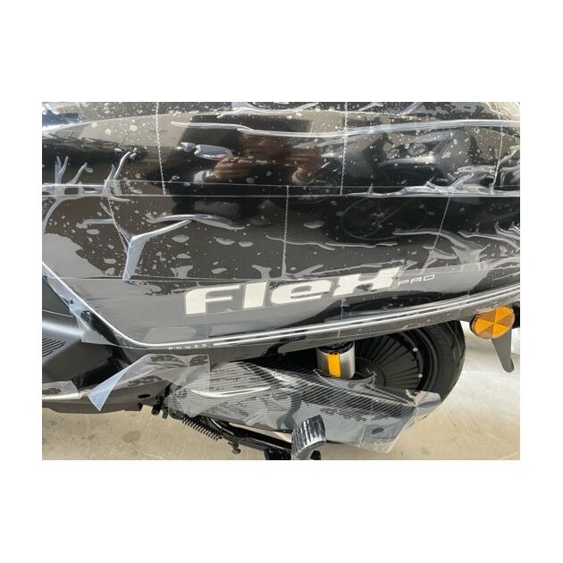 GTM Скутер акумуляторний Flex Pro, 2000Вт, 72V, швидкість 60км/год, запас ходу 110км, фото , изображение 9 | SNABZHENIE.com.ua GTM Скутер акумуляторний Flex Pro, 2000Вт, 72V, швидкість 60км/год, запас ходу 110км, фото , изображение 9 | SNABZHENIE.com.ua