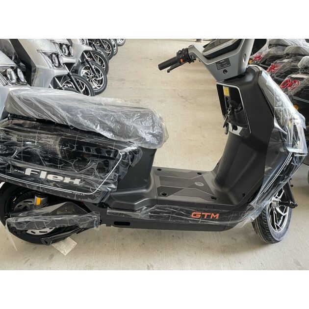 GTM Скутер акумуляторний Flex Pro, 2000Вт, 72V, швидкість 60км/год, запас ходу 110км, фото , изображение 3 | SNABZHENIE.com.ua GTM Скутер акумуляторний Flex Pro, 2000Вт, 72V, швидкість 60км/год, запас ходу 110км, фото , изображение 3 | SNABZHENIE.com.ua