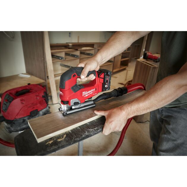 Пила лобзиковая аккумуляторная бесщёточная MILWAUKEE M18 FJS-0X (каркас+HDкейс) + M18 B5 подарок, фото , изображение 4 | SNABZHENIE.com.ua Пила лобзиковая аккумуляторная бесщёточная MILWAUKEE M18 FJS-0X (каркас+HDкейс) + M18 B5 подарок, фото , изображение 4 | SNABZHENIE.com.ua