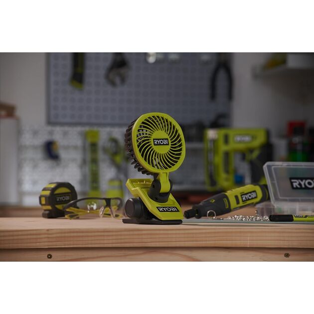 Вентилятор акумуляторний кліпса Ryobi USB Lithium RCF4-120G 4В 2А·год 3800об·хв обертання 325° поворот 180° 2 швидкості 0.29кг, фото , изображение 6 | SNABZHENIE.com.ua Вентилятор акумуляторний кліпса Ryobi USB Lithium RCF4-120G 4В 2А·год 3800об·хв обертання 325° поворот 180° 2 швидкості 0.29кг, фото , изображение 6 | SNABZHENIE.com.ua