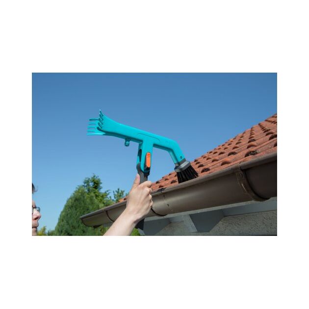 Щетка для очистки желобов Gardena Combisystem, фото , зображення 4 | SNABZHENIE.com.ua Щетка для очистки желобов Gardena Combisystem, фото , зображення 4 | SNABZHENIE.com.ua