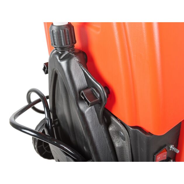 Опрыскиватель аккумуляторный MASTERTOOL с тележкой 16 л 12 V 8 Ah 92-9450, фото , зображення 9 | SNABZHENIE.com.ua Опрыскиватель аккумуляторный MASTERTOOL с тележкой 16 л 12 V 8 Ah 92-9450, фото , зображення 9 | SNABZHENIE.com.ua