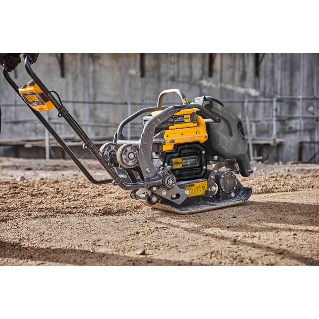 Виброплита прямоходная аккумуляторная POWERSHIFT DeWALT DCPS7154N, фото , изображение 5 | SNABZHENIE.com.ua Виброплита прямоходная аккумуляторная POWERSHIFT DeWALT DCPS7154N, фото , изображение 5 | SNABZHENIE.com.ua