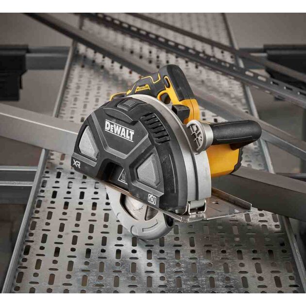 Пила дисковая по металлу аккумуляторная DeWALT DCS383N, фото , изображение 7 | SNABZHENIE.com.ua Пила дисковая по металлу аккумуляторная DeWALT DCS383N, фото , изображение 7 | SNABZHENIE.com.ua