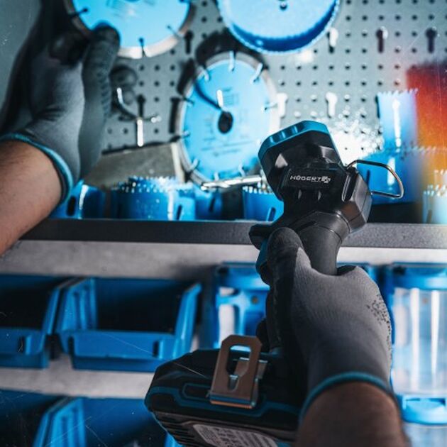 HOEGERT Аккумуляторный фонарь 18В, фото , изображение 3 | SNABZHENIE.com.ua HOEGERT Аккумуляторный фонарь 18В, фото , изображение 3 | SNABZHENIE.com.ua