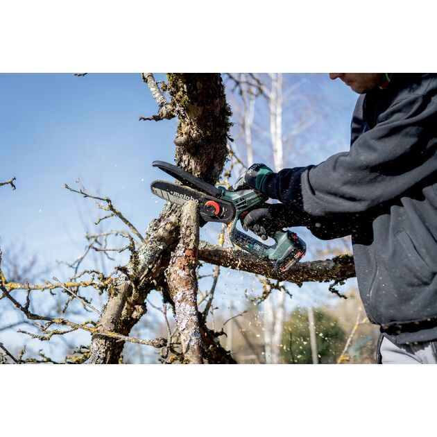 Пила ланцюгова акумуляторна Metabo MS 18 LTX 15 18В 1х2А·год шина 15см 5м/сек 2кг, фото , изображение 7 | SNABZHENIE.com.ua Пила ланцюгова акумуляторна Metabo MS 18 LTX 15 18В 1х2А·год шина 15см 5м/сек 2кг, фото , изображение 7 | SNABZHENIE.com.ua