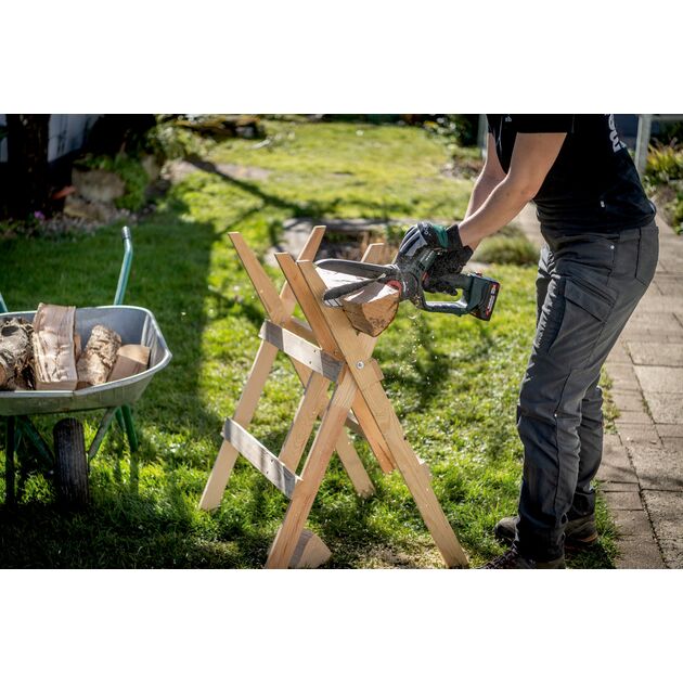 Пила ланцюгова акумуляторна Metabo MS 18 LTX 15 18В 1х2А·год шина 15см 5м/сек 2кг, фото , изображение 6 | SNABZHENIE.com.ua Пила ланцюгова акумуляторна Metabo MS 18 LTX 15 18В 1х2А·год шина 15см 5м/сек 2кг, фото , изображение 6 | SNABZHENIE.com.ua