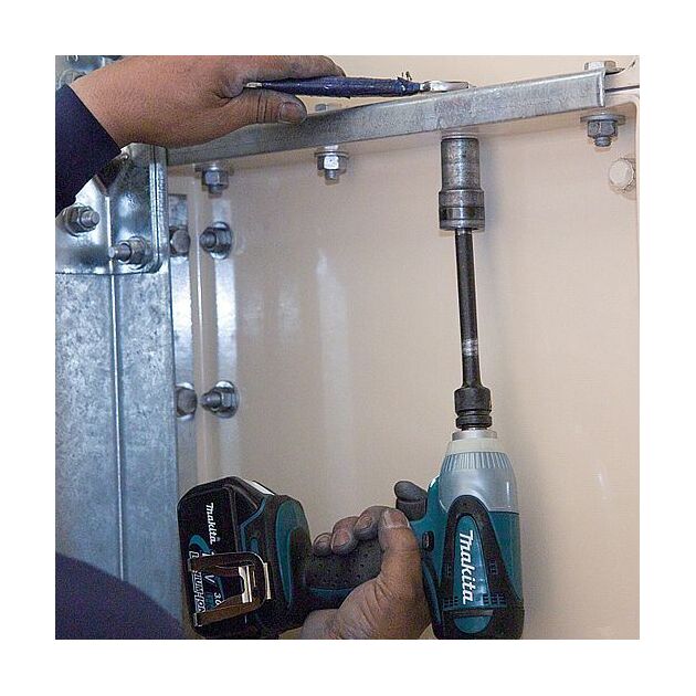 MAKITA Аккумуляторный ударный гайковерт, фото , изображение 2 | SNABZHENIE.com.ua