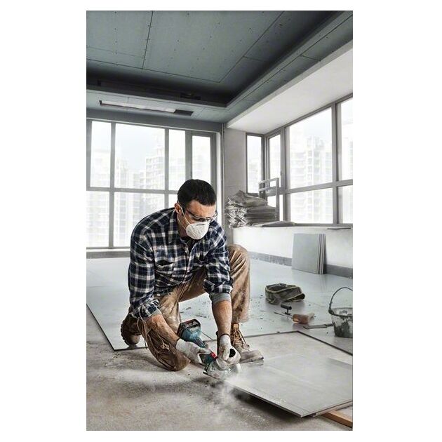 BOSCH Аккумуляторная угловая шлифовальная машина, “болгарка с 2-мя литий-ионными аккумуляторами 4,0 A • ч, фото  | SNABZHENIE.com.ua