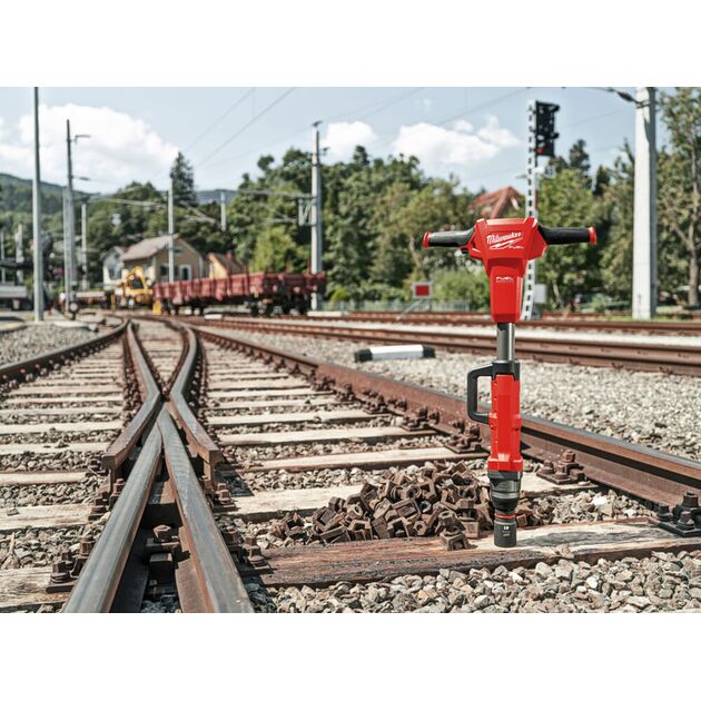 Milwaukee Гайковерт аккумуляторный для рельс, фото , изображение 3 | SNABZHENIE.com.ua