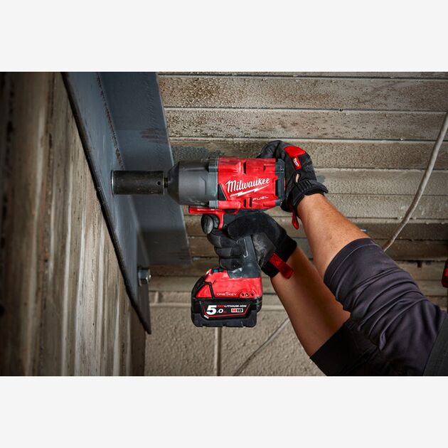 Milwaukee Гайковерт аккумуляторный, фото , изображение 3 | SNABZHENIE.com.ua