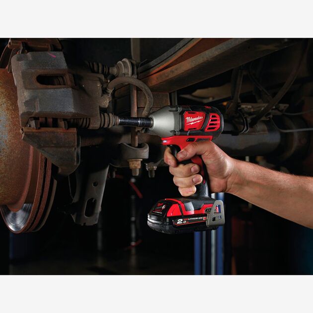 Milwaukee Гайковерт аккумуляторный, фото , изображение 3 | SNABZHENIE.com.ua