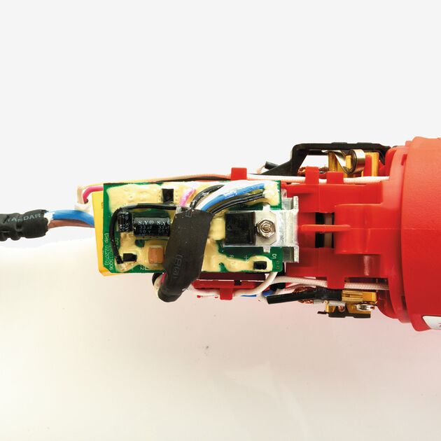 Milwaukee Машина зачистная угловая, фото , изображение 2 | SNABZHENIE.com.ua