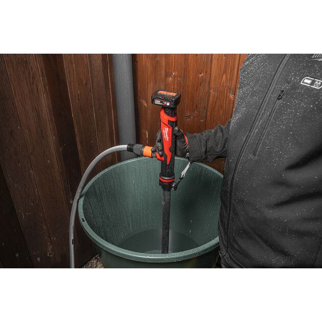 Milwaukee Насос для води ручной аккумуляторный, фото , изображение 4 | SNABZHENIE.com.ua