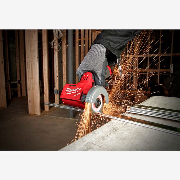 Milwaukee Шлифмашина универсальная отрезная аккумуляторная MILWAUKEE M12 FUEL FCOT-0, фото , зображення 3 | SNABZHENIE.com.ua