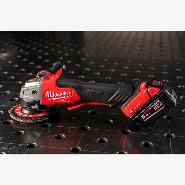 Milwaukee Шлифмашина угловая аккумуляторная, фото , изображение 3 | SNABZHENIE.com.ua