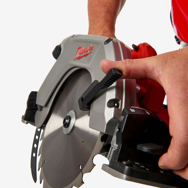 Milwaukee Пила дисковая ручная, фото , изображение 2 | SNABZHENIE.com.ua