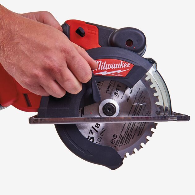 Milwaukee Пила дисковая ручная по металу аккумуляторная, фото , изображение 7 | SNABZHENIE.com.ua