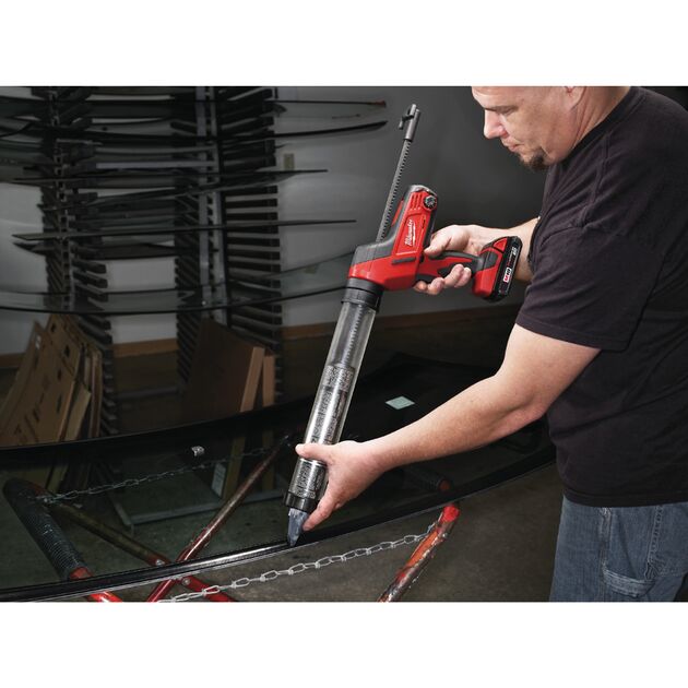 Milwaukee Пистолет для герметиков аккумуляторный, фото , изображение 3 | SNABZHENIE.com.ua