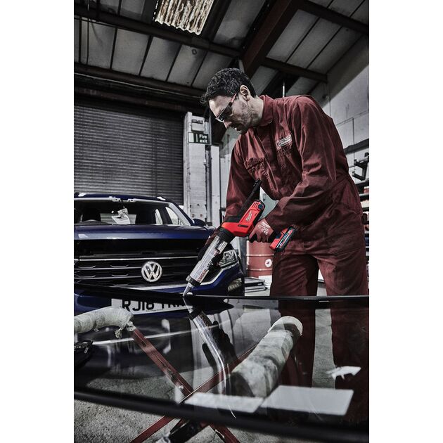 Milwaukee Пистолет для герметиков аккумуляторный, фото , изображение 3 | SNABZHENIE.com.ua