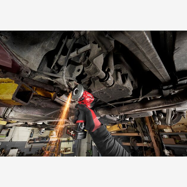 Milwaukee Шлифмашина универсальная отрезная аккумуляторная MILWAUKEE M12 FUEL FCOT-422X, фото , изображение 4 | SNABZHENIE.com.ua