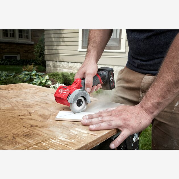 Milwaukee Шлифмашина универсальная отрезная аккумуляторная MILWAUKEE M12 FUEL FCOT-422X, фото , изображение 5 | SNABZHENIE.com.ua
