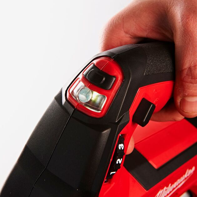 Milwaukee Шприц для смазки аккумуляторный MILWAUKEE, M18 GG-201B, фото , изображение 4 | SNABZHENIE.com.ua