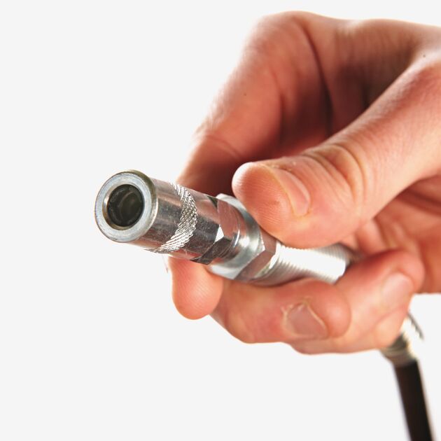 Milwaukee Шприц для смазки аккумуляторный MILWAUKEE, M18 GG-0, фото , изображение 3 | SNABZHENIE.com.ua