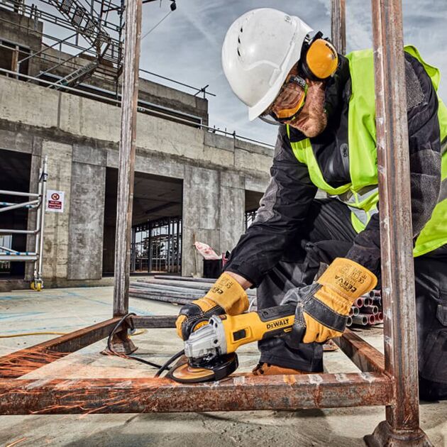 Шлифмашина угловая DeWALT DWE4357 бесщеточная сетевая, фото , изображение 3 | SNABZHENIE.com.ua